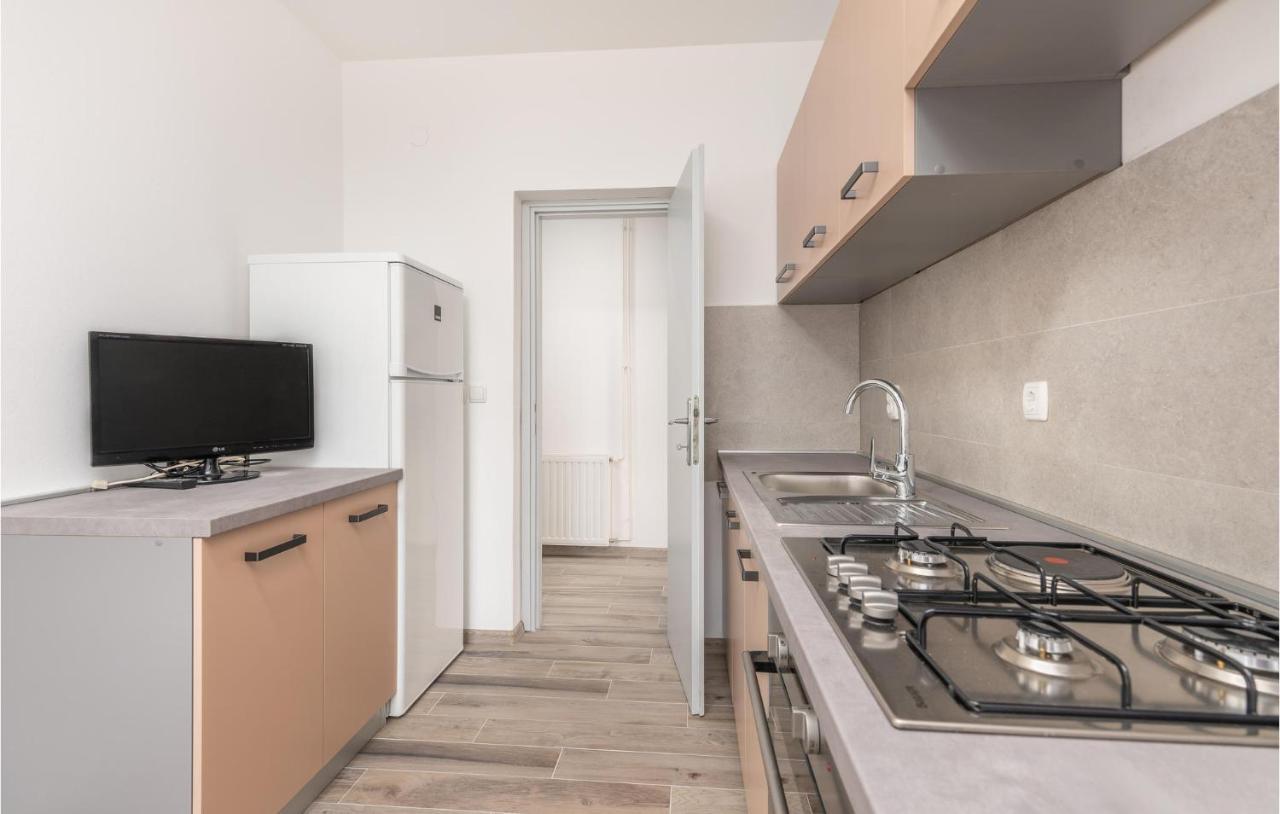 Stunning Apartment In Krk With Kitchen Krk Town Exteriér fotografie