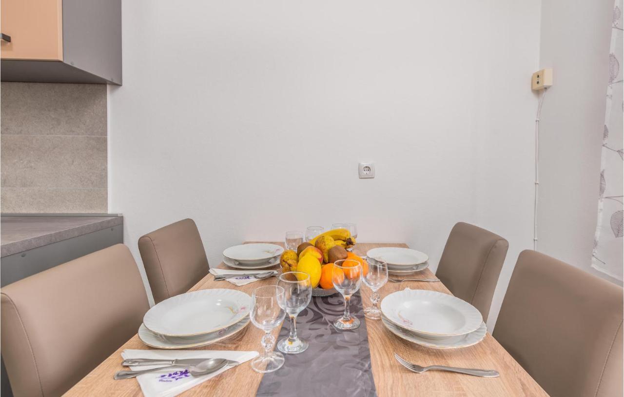 Stunning Apartment In Krk With Kitchen Krk Town Exteriér fotografie