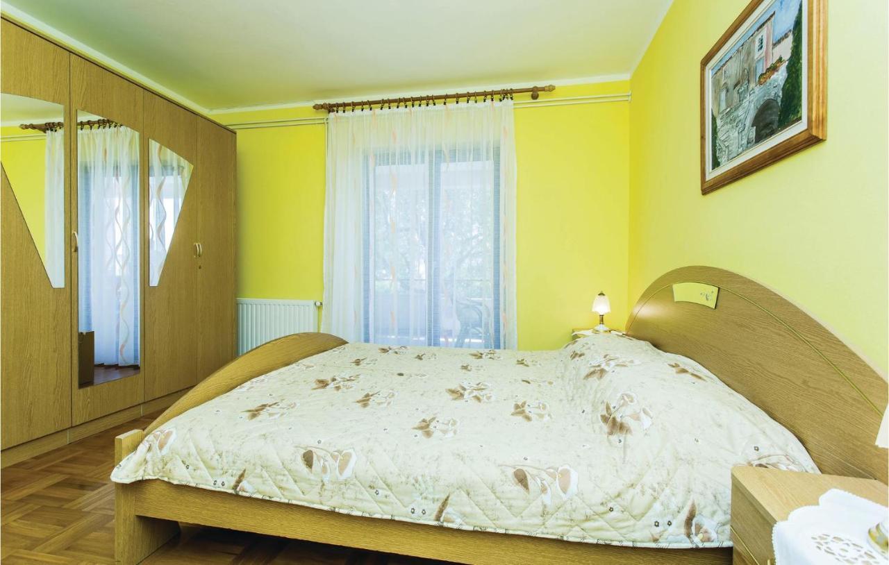 Stunning Apartment In Krk With Kitchen Krk Town Exteriér fotografie