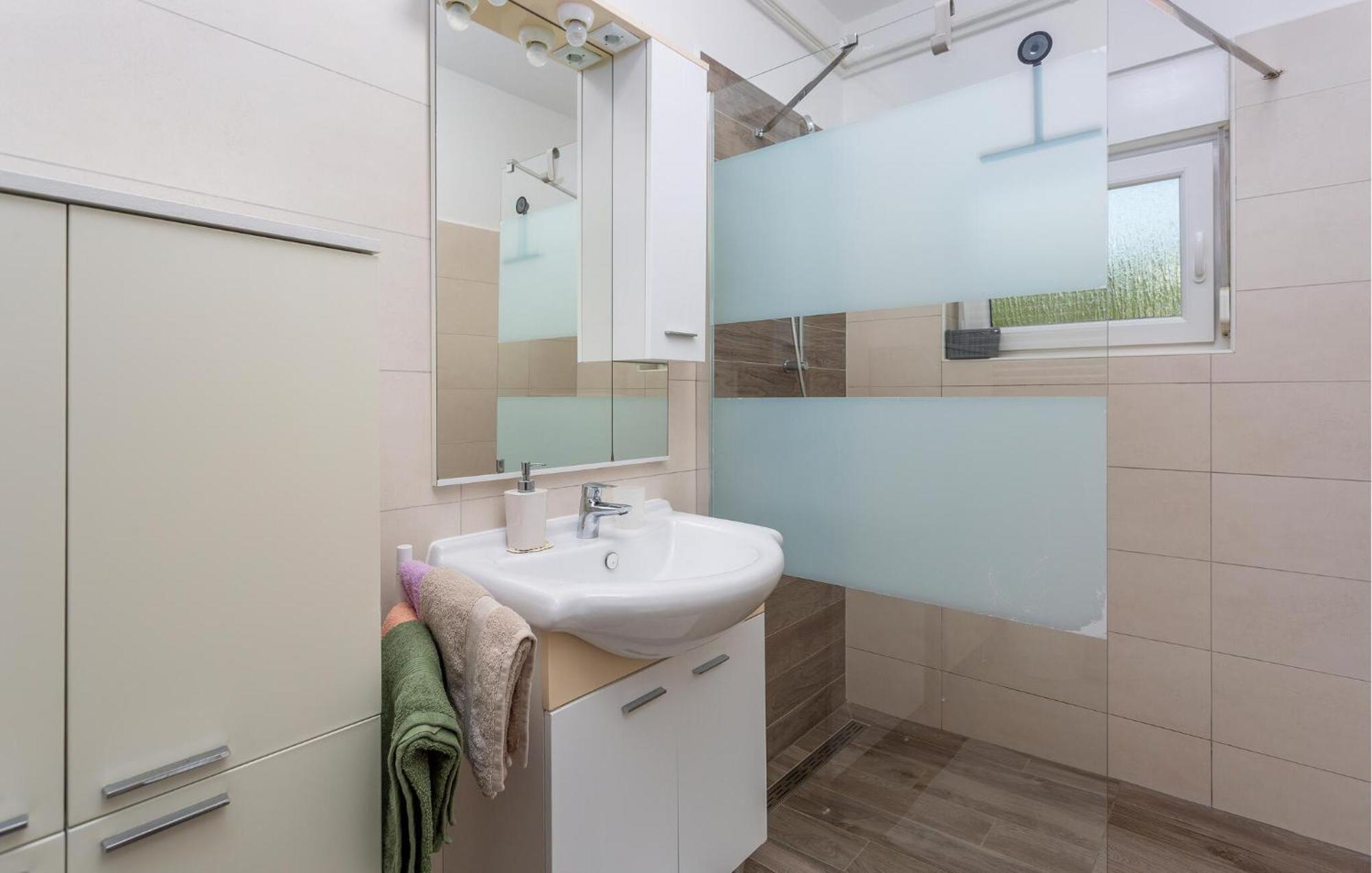 Stunning Apartment In Krk With Kitchen Krk Town Exteriér fotografie