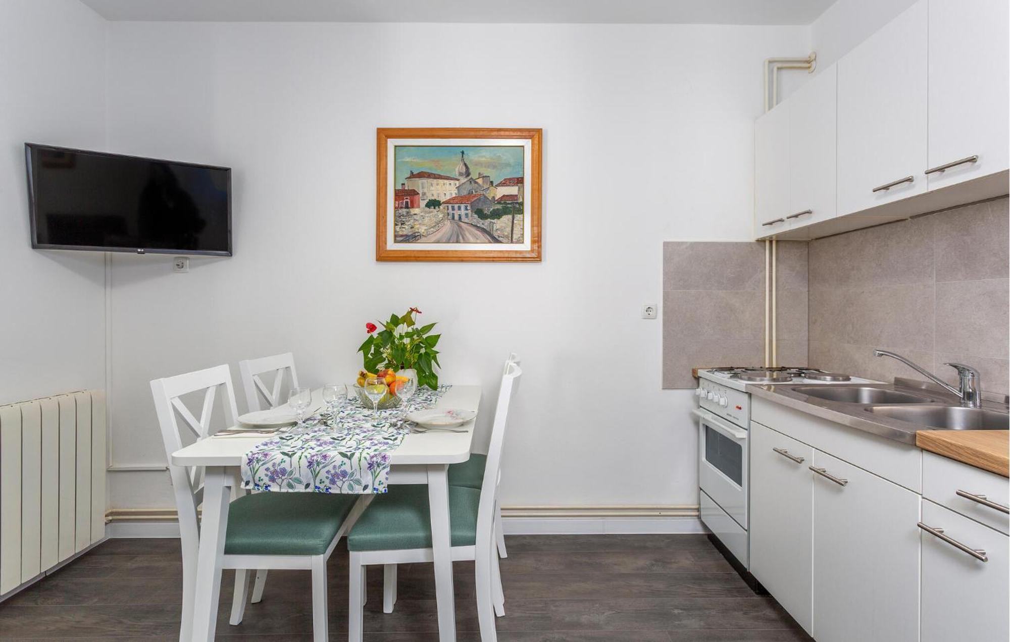 Stunning Apartment In Krk With Kitchen Krk Town Exteriér fotografie