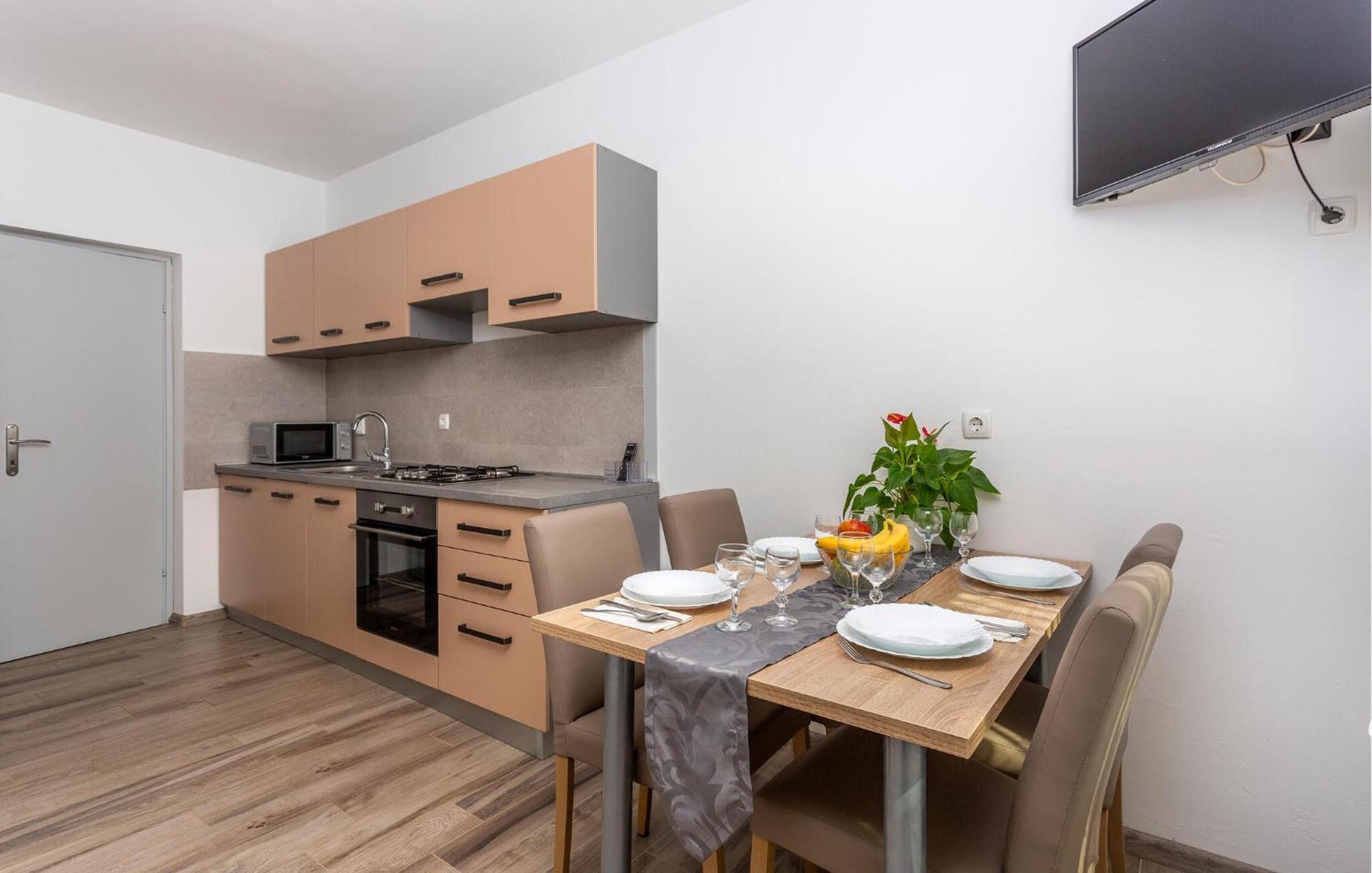 Stunning Apartment In Krk With Kitchen Krk Town Exteriér fotografie