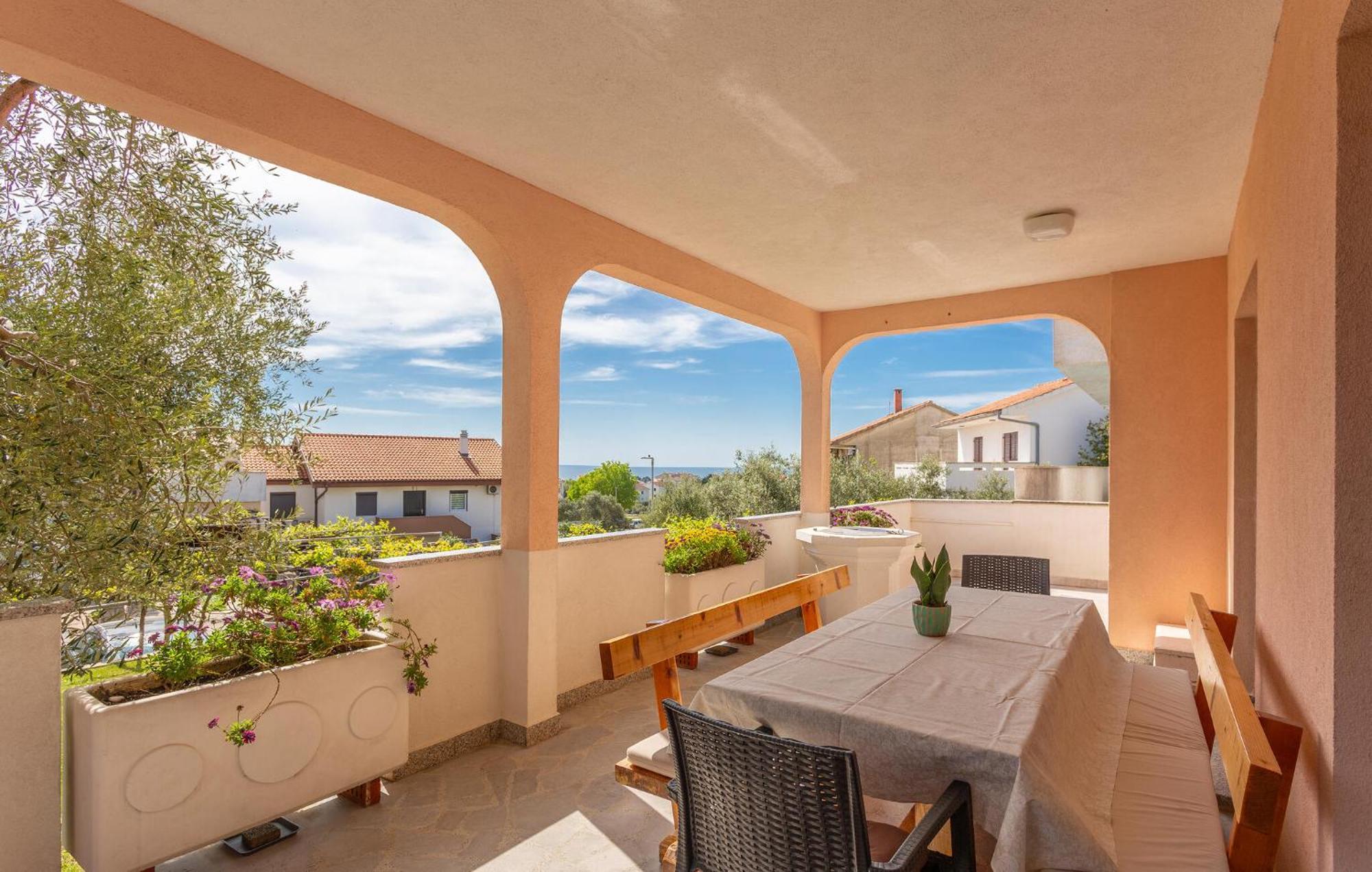 Stunning Apartment In Krk With Kitchen Krk Town Exteriér fotografie